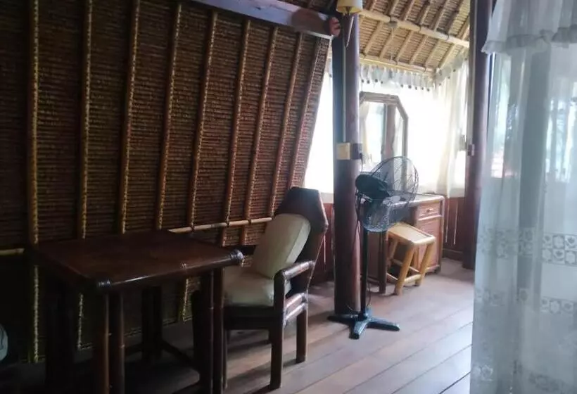 Amed Cafe & Hotel Kebun Wayan