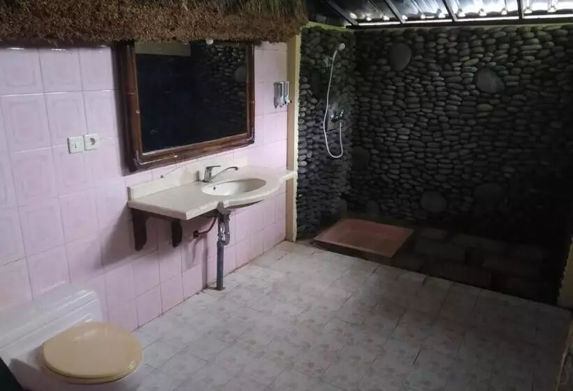 Amed Cafe & Hotel Kebun Wayan