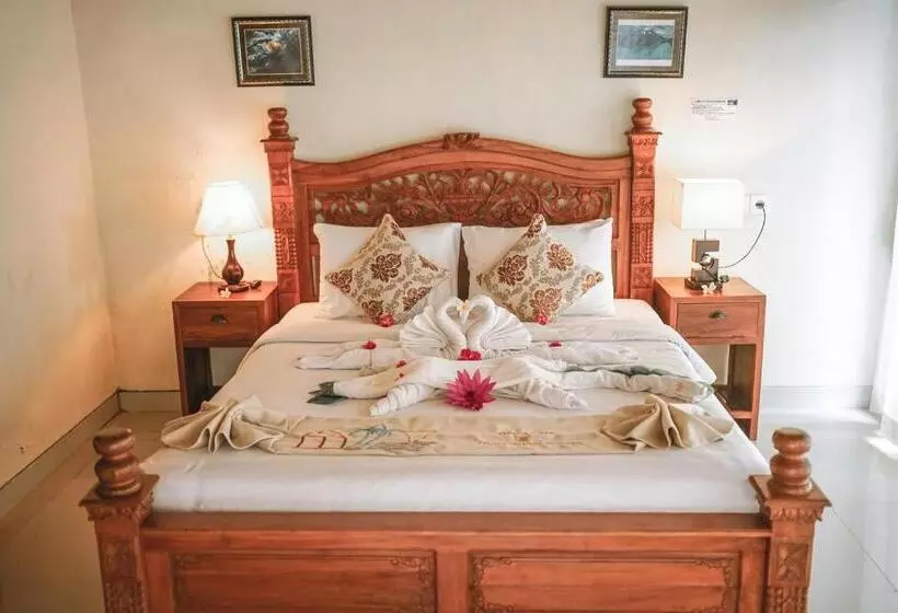 Amed Cafe & Hotel Kebun Wayan