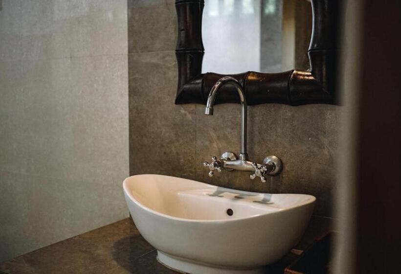 Amed Cafe & Hotel Kebun Wayan