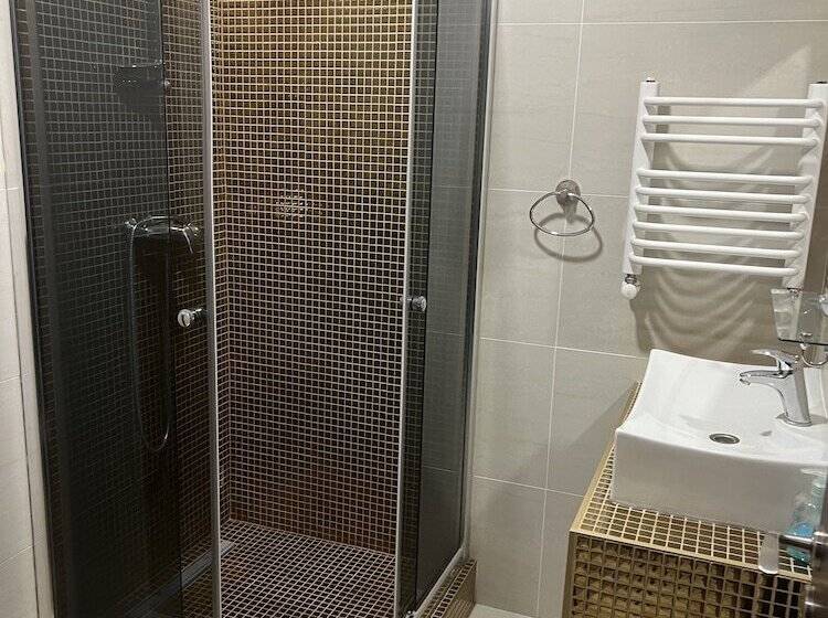 فندق Betty Pension