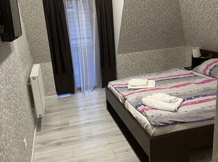 فندق Betty Pension