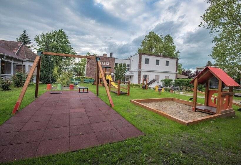 Отель Magaspart Panzió