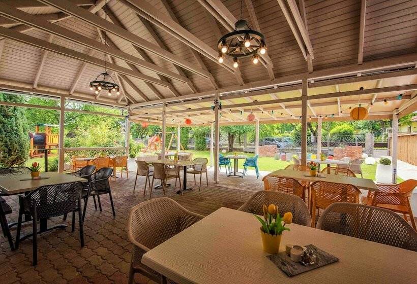 Отель Magaspart Panzió