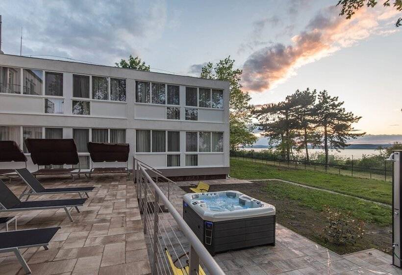 Отель Magaspart Panzió