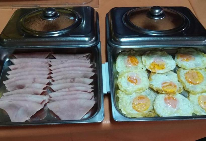 בית מלון כפרי Sunshine Inn Resort Khaolak