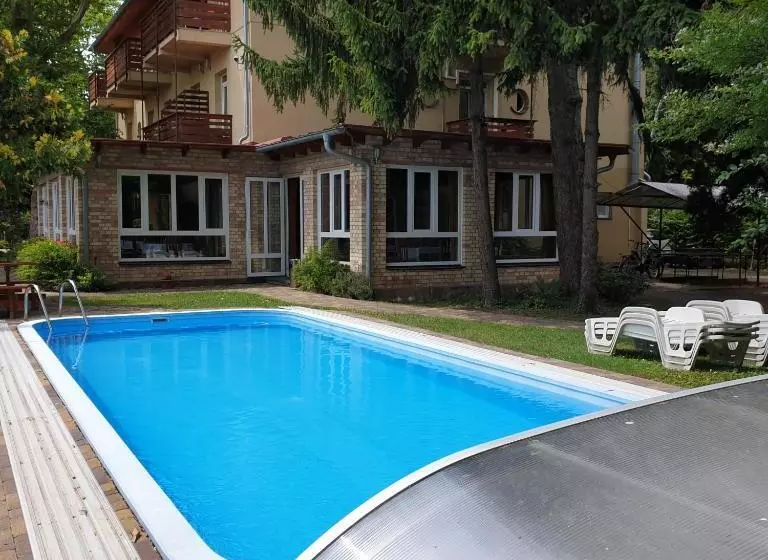 ホテル Villa Dorottya