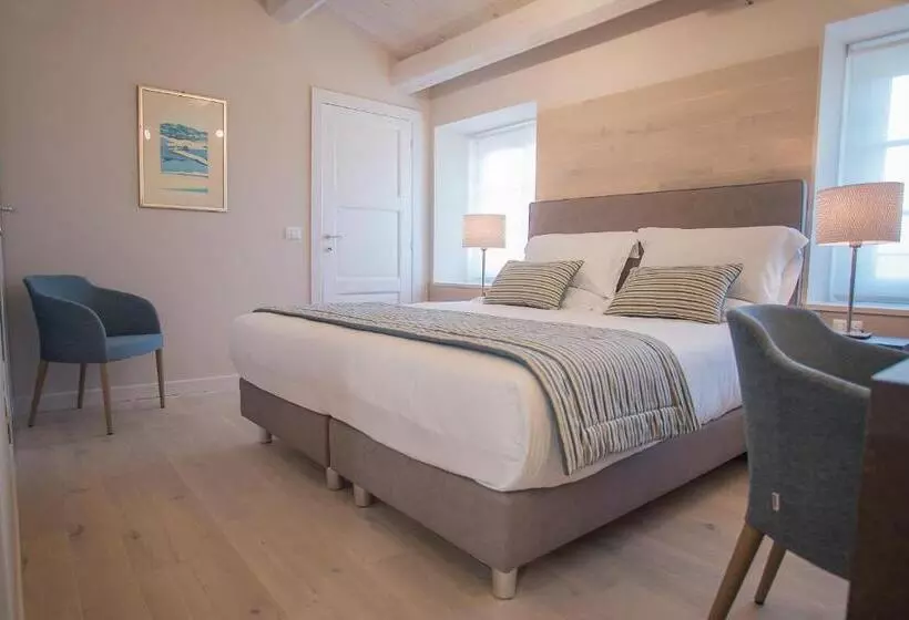 ベッドアンドブレックファースト Agromarino