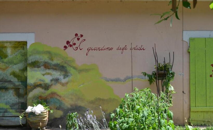 مبيت وإفطار Al Giardino Degli Artisti