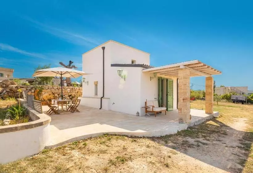 Aamiaismajoitus (B&B) Casale De Li Canti