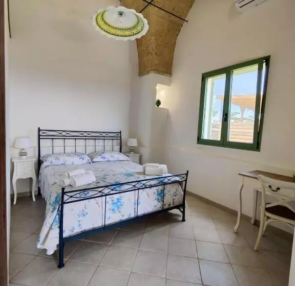 Aamiaismajoitus (B&B) Casale De Li Canti