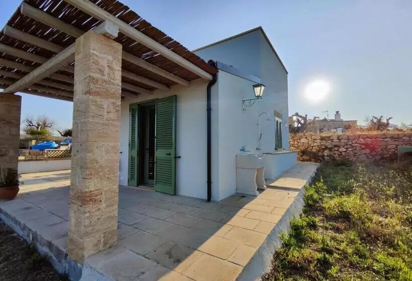 Aamiaismajoitus (B&B) Casale De Li Canti