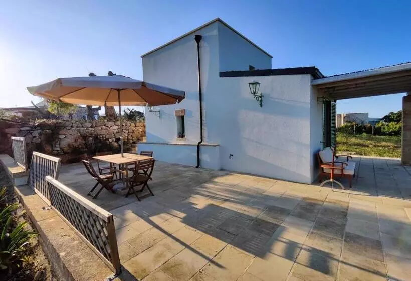 Aamiaismajoitus (B&B) Casale De Li Canti