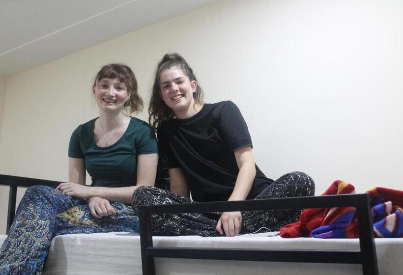 Bedweiser Backpackers Hostel