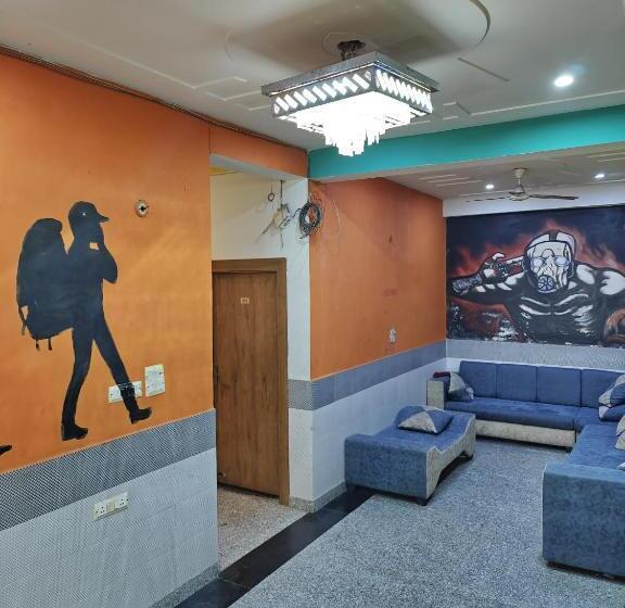 Bedweiser Backpackers Hostel