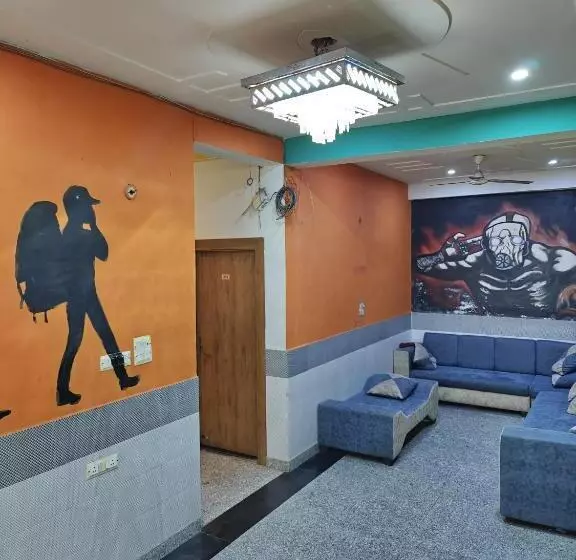 Bedweiser Backpackers Hostel