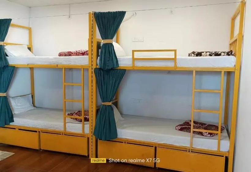 Bedweiser Backpackers Hostel