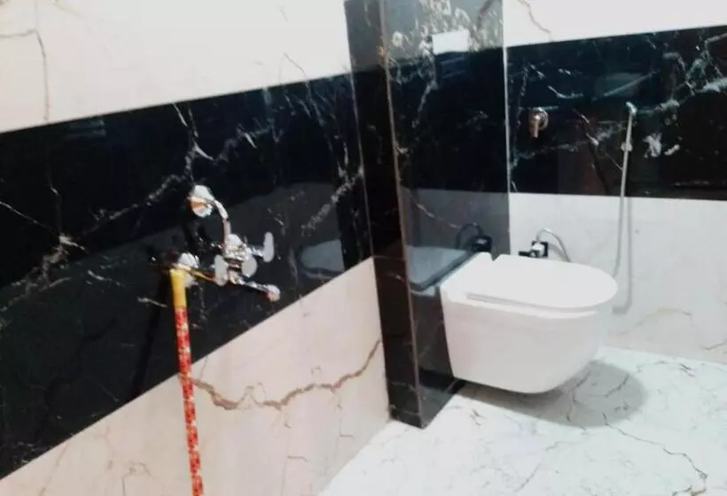 Bedweiser Backpackers Hostel