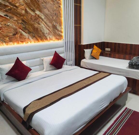 Bedweiser Backpackers Hostel