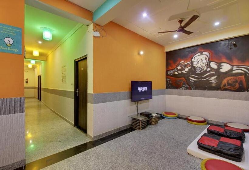 Bedweiser Backpackers Hostel