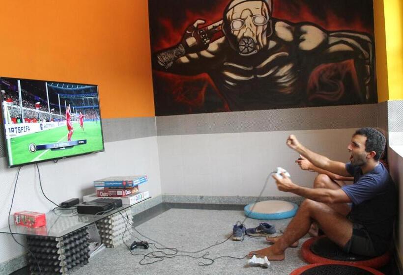 Bedweiser Backpackers Hostel