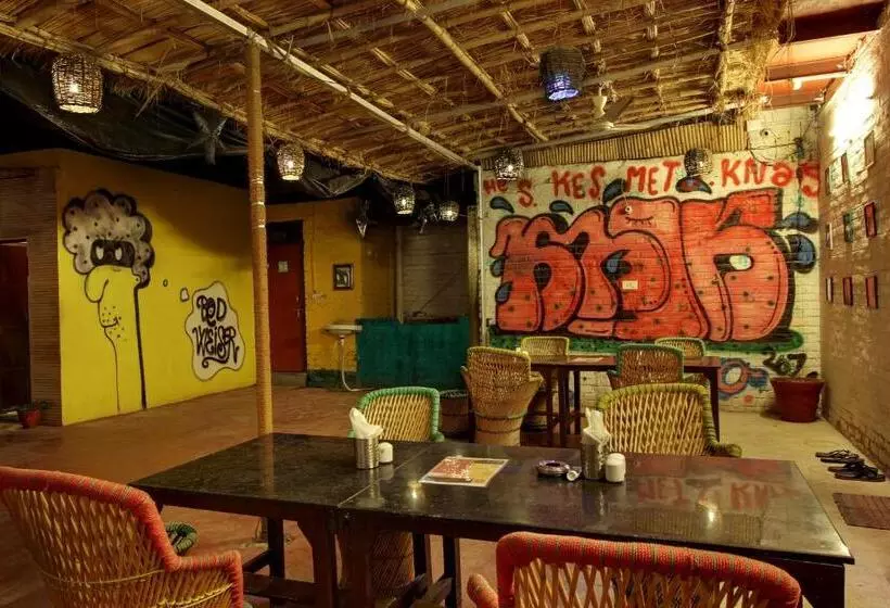 Bedweiser Backpackers Hostel