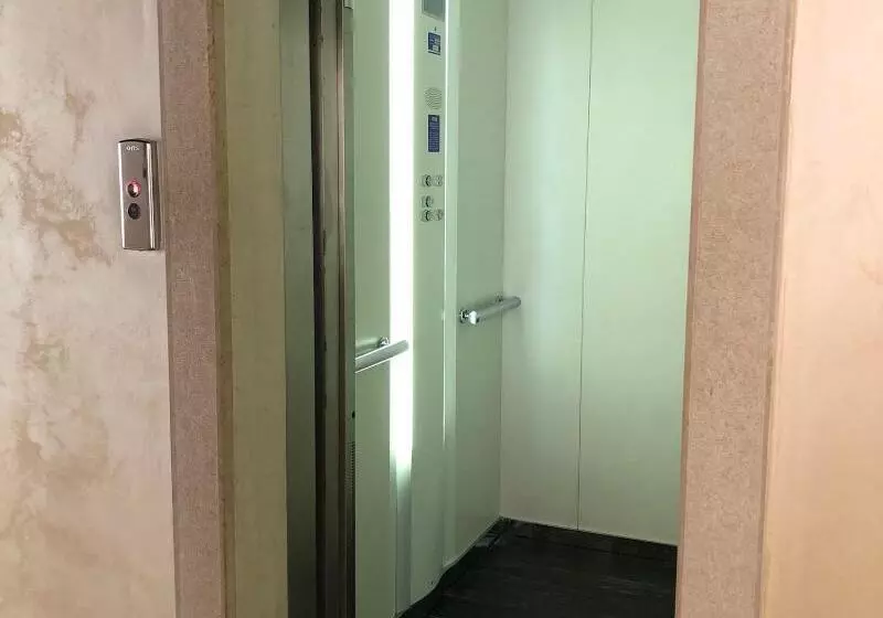 Retkeilymaja Domus Clugiae