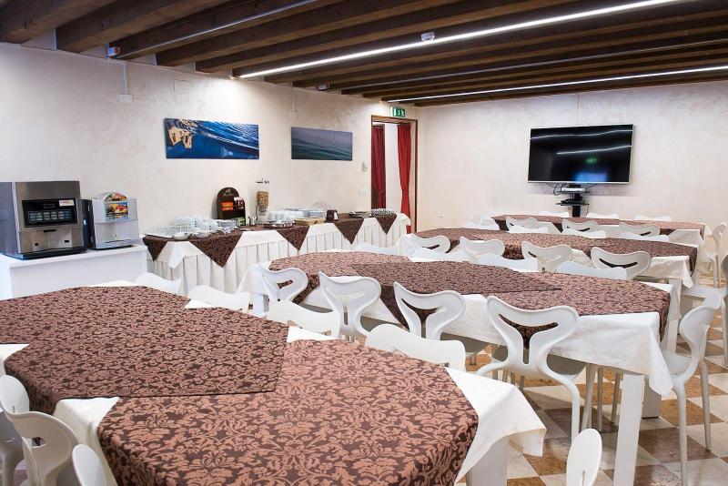 هاستل Domus Clugiae