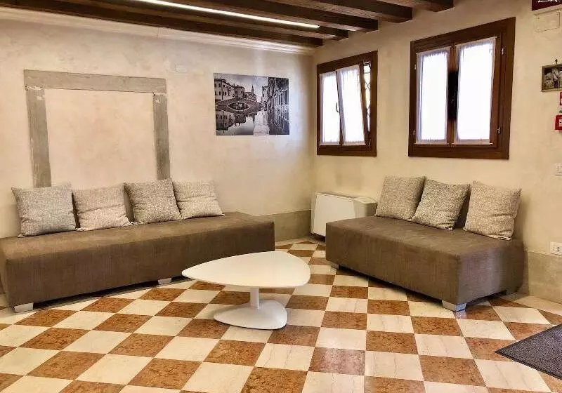 Retkeilymaja Domus Clugiae