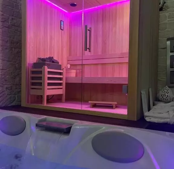 تختخواب و صبحانه Augustus Luxury Suite