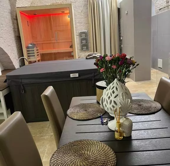 تختخواب و صبحانه Augustus Luxury Suite