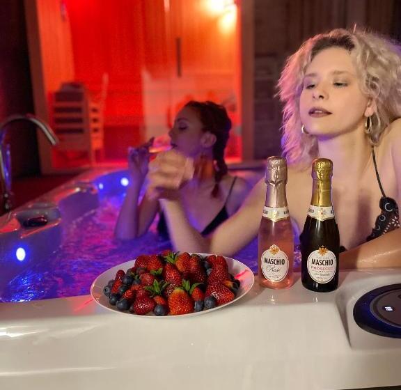 مبيت وإفطار Augustus Luxury Suite