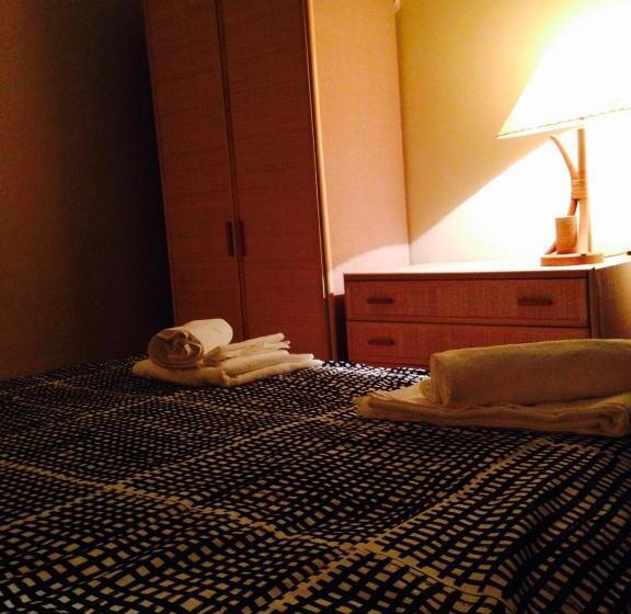 تختخواب و صبحانه Moodsiro Comi