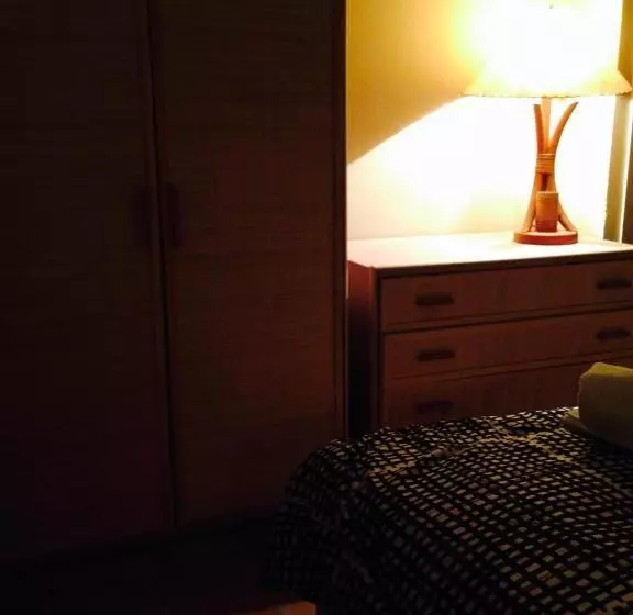 تختخواب و صبحانه Moodsiro Comi