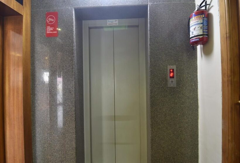 בית מלון כפרי Jk Residency