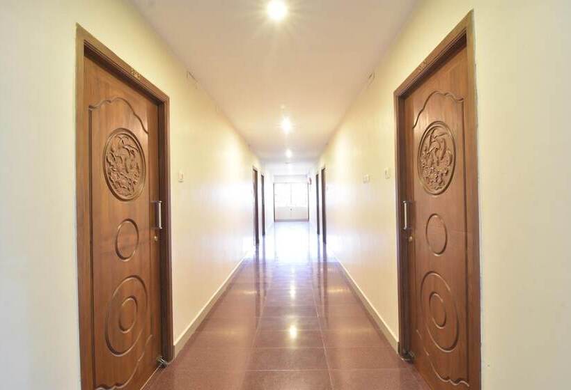 בית מלון כפרי Jk Residency