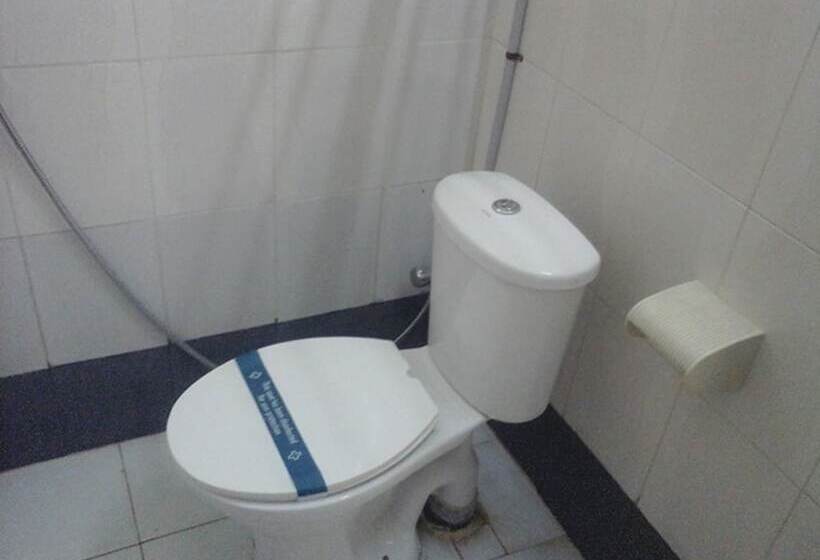 בית מלון כפרי Jk Residency