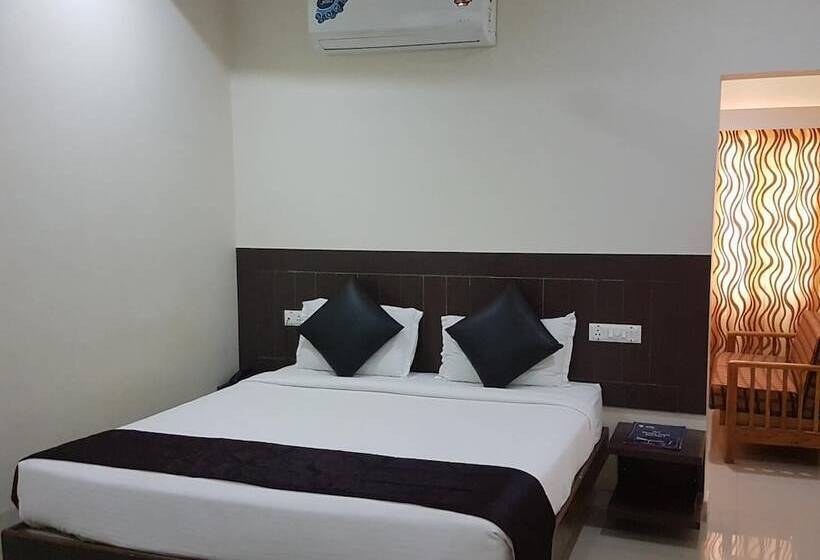 בית מלון כפרי Jk Residency