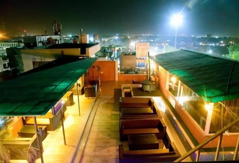 Hotelli Midtown Grand