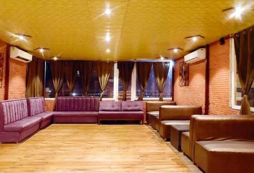 Hotelli Midtown Grand