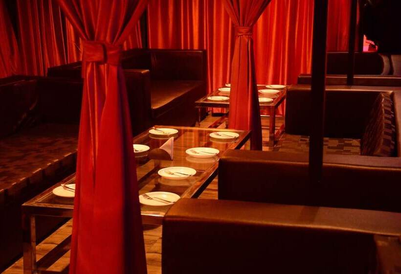 Отель Midtown Grand