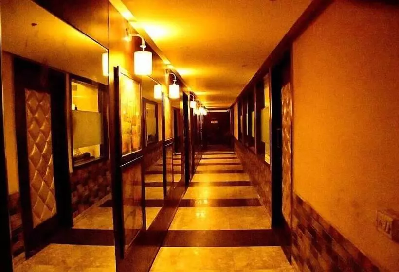 Hotelli Midtown Grand