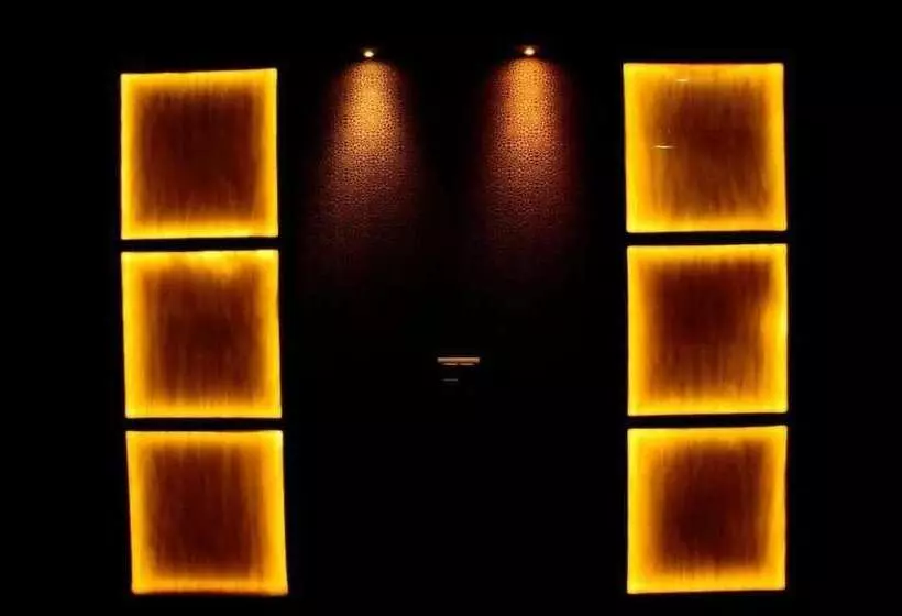 Hotelli Midtown Grand