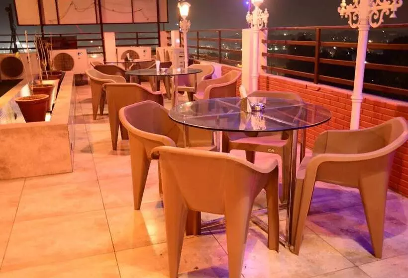 Hotelli Midtown Grand