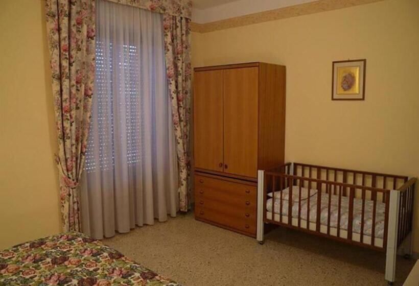 فندق Pensione Lidia