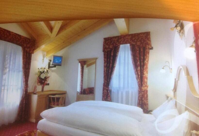 בית מלון כפרי Pordoi Fam Furgler