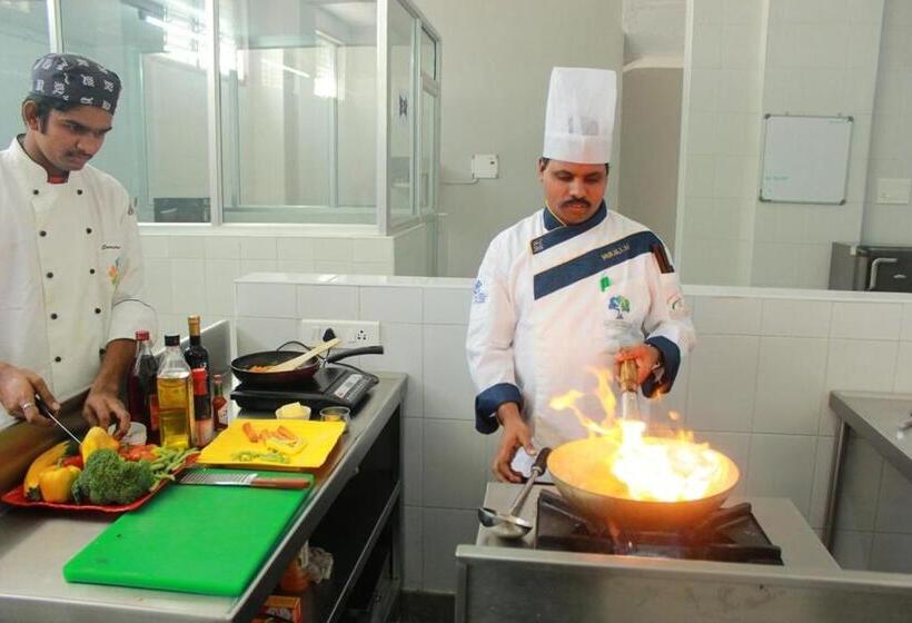 ホテル Vijay Elanza