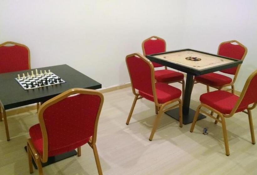 ホテル Vijay Elanza