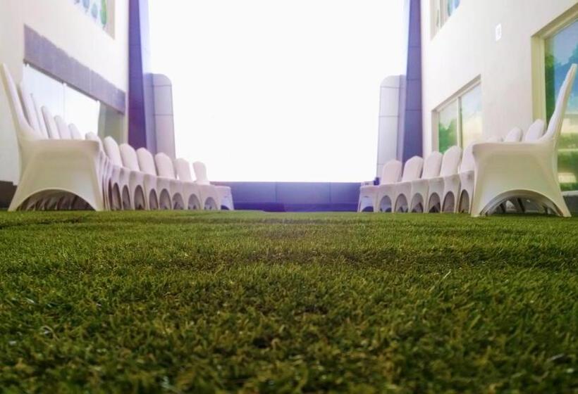 ホテル Vijay Elanza