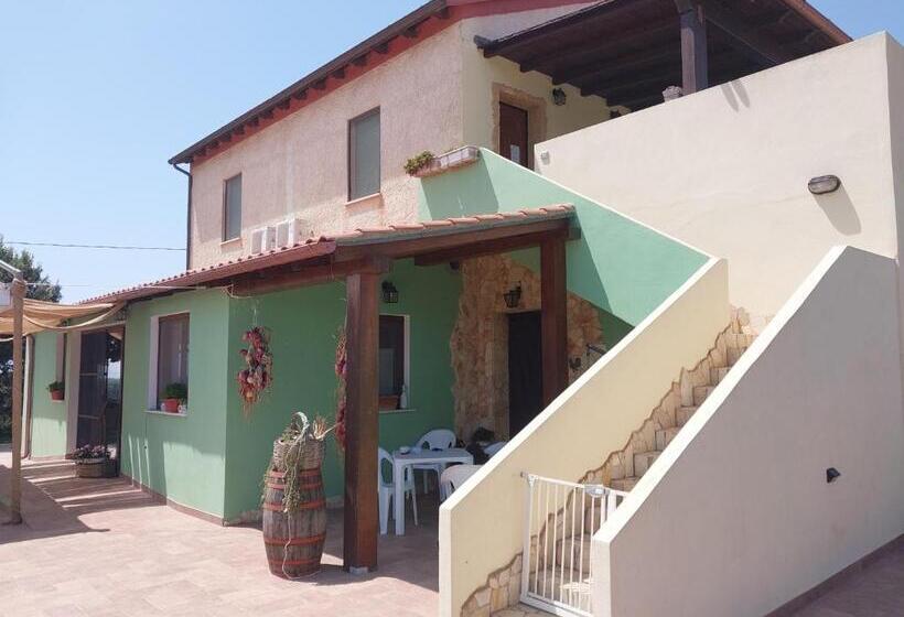 مبيت وإفطار Fattoria La Traccia